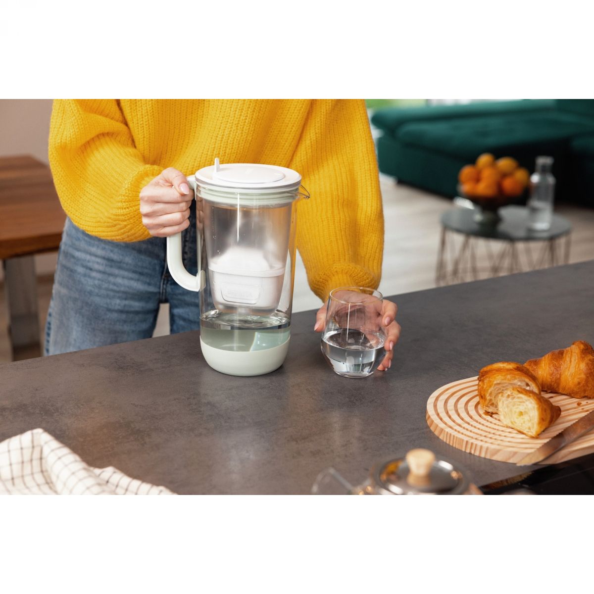 BRITA Glass 60th Anniversary Edition jubilejni stekleni vrč za filtriranje vode, 2,5 L, svetlo zelen