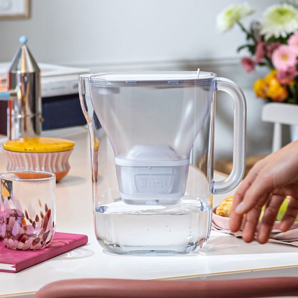 BRITA STYLE Cool LED, mat bela, 2,4 L