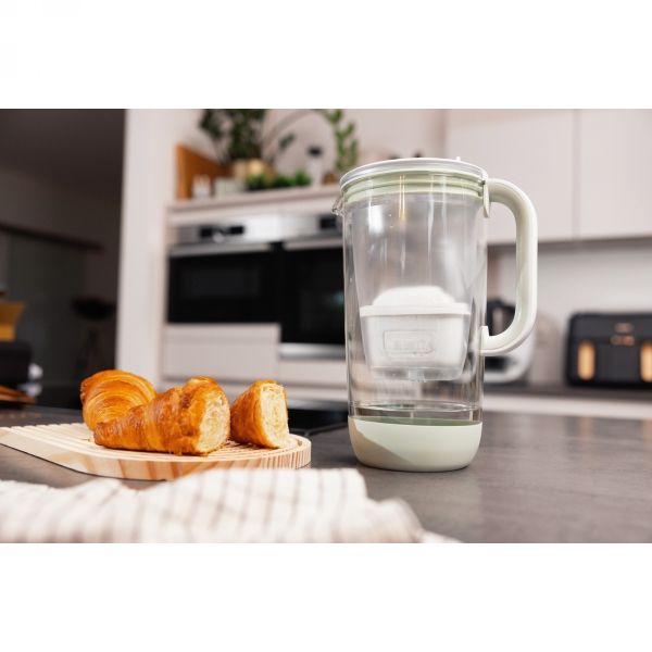 BRITA Glass 60th Anniversary Edition jubilejni stekleni vrč za filtriranje vode, 2,5 L, svetlo zelen